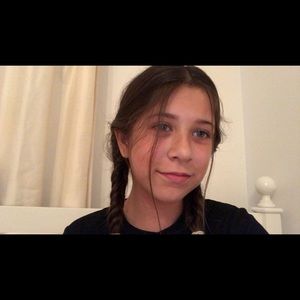 Meet your Posher, Mia